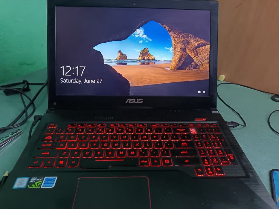 Vând laptop ASUS FX503VD, potrivit pentru gaming, școală, office și utilizare zilnică.
