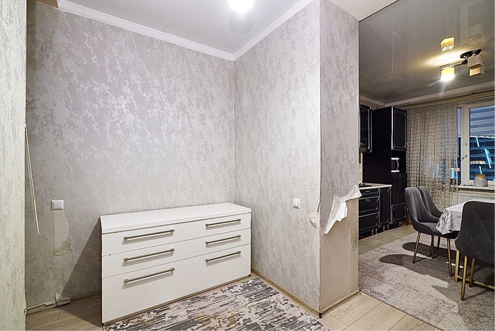 Продается 3 - х Комнатная Квартира