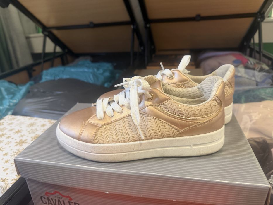 Маратонки adidas