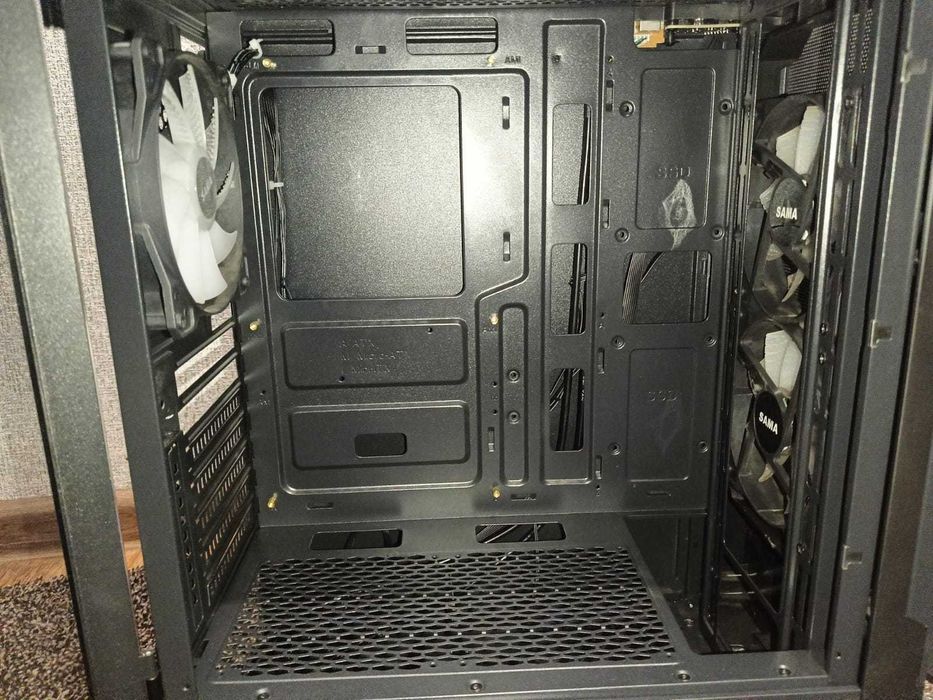 Корпус от SAMA c 3 RGB 120 mm вентиляторами