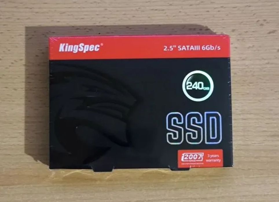 SSD диск 240 Gb. Новые.