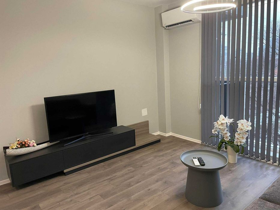 Продава се Двустаен апартамент в Варна, Изгрев - 63 кв.м за 2950 €/кв.м - Снимка #8