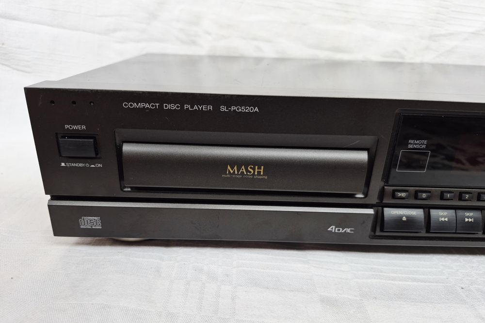 CD player Technics SL PG 520 A, fabricat in Germania.