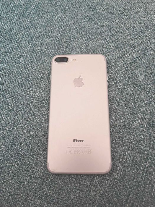 Vând iPhone 7 Plus alb