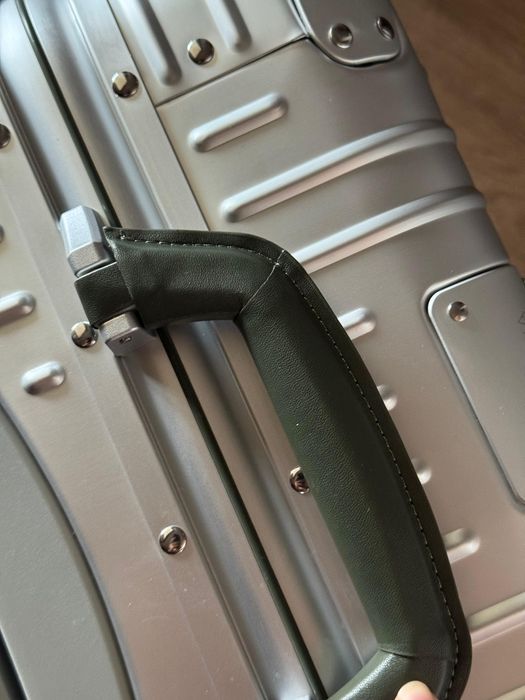 Geamantan Rimowa mâner din Piele Naturala