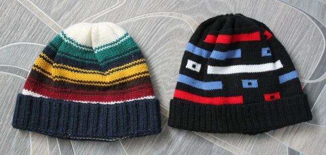 Продам демисезонные шапочки