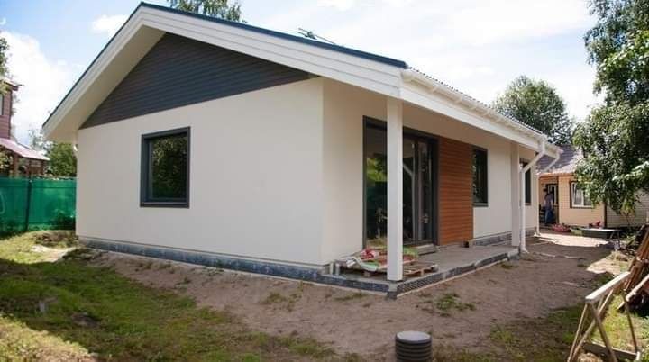 Case pe structură metalică placate cu panouri sandwich termoizolante durabile, la standarde europene