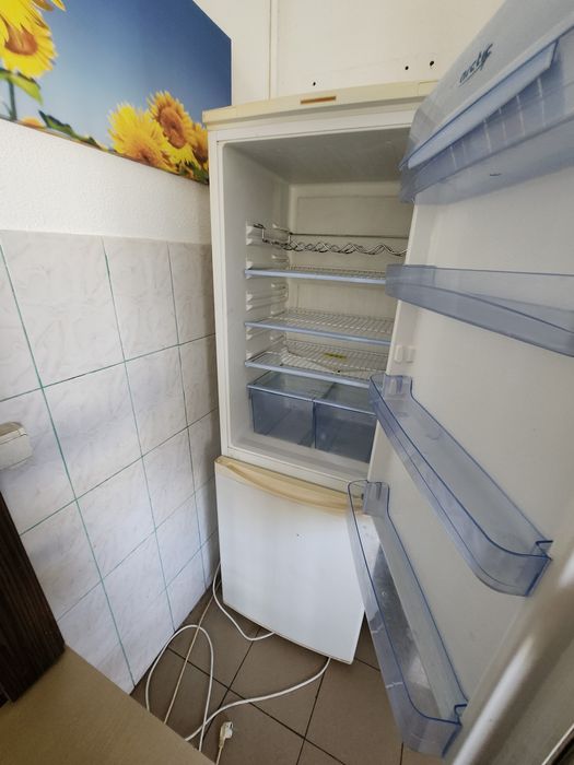 Vand mobilier baie, bucatarie