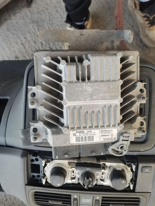ECU Calculator motor Renault Scenic 2 1.5 DCI 2003 - 2009 - COD 8200804775 8200807626 S122326113A