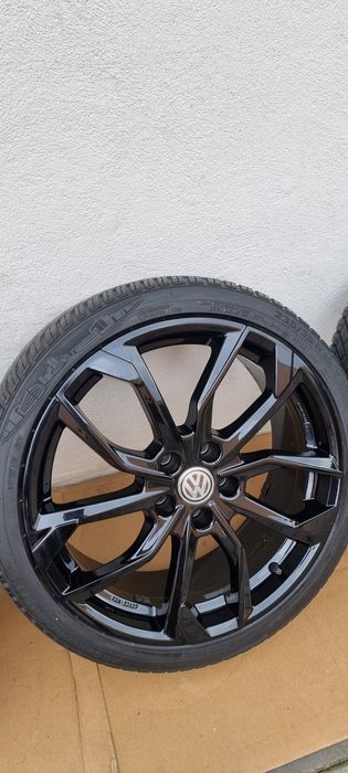 Jante r 19 golf 7,8 GTI anvelope 235 35 19 mixte(allseasons)