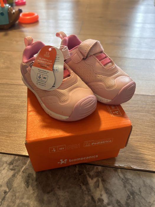 Кроссовки Biomecanics. Абсолютно новые!