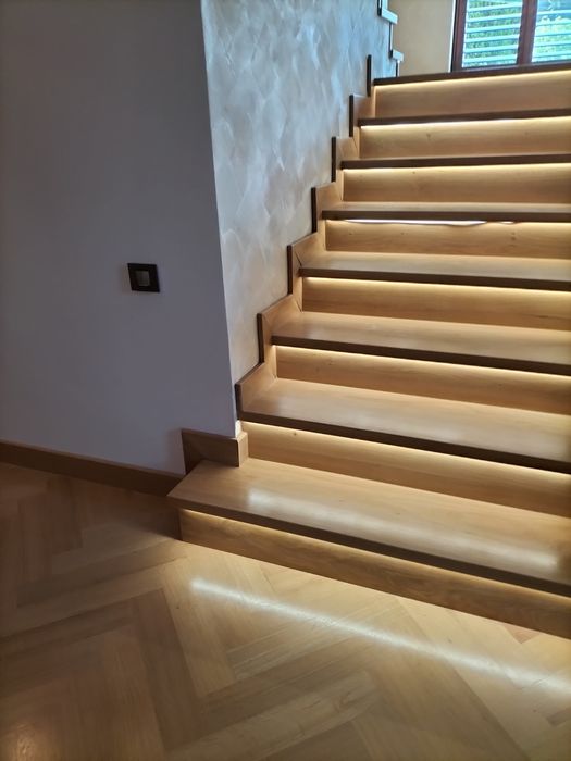 Scări din lemn calitate premium