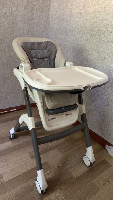 Продаётся стул для кормления Graco