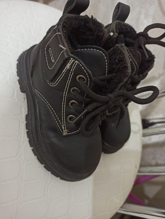 Продам ботинки для ребенка