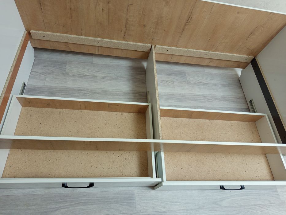 Детский кровать и тумба шкаф