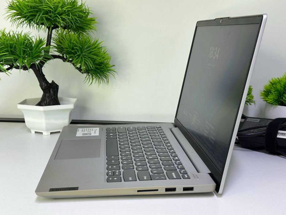 Ноутбук Lenovo core i7-1065G7