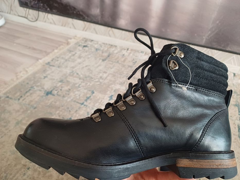 Продам кожаные ботинки