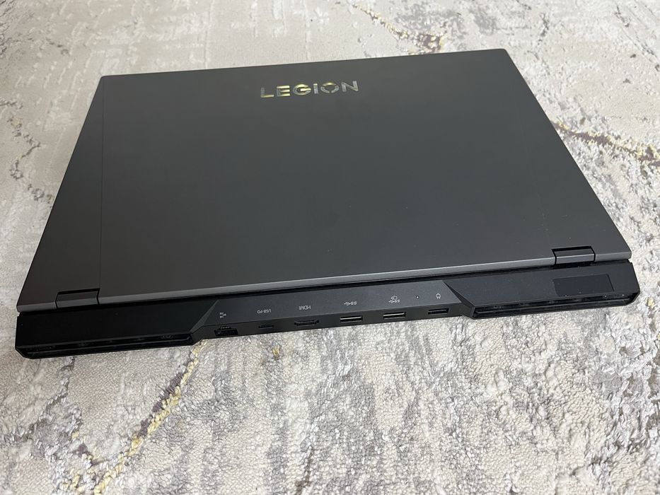 Ноутбук LENOVA игравой