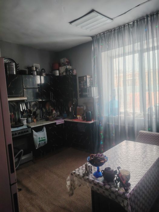 Продаю полдома кирзавод