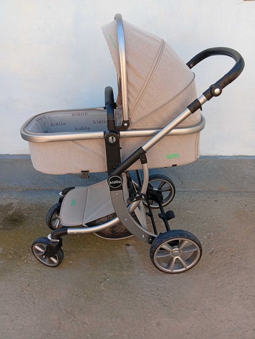 Продается абсолютно в отличном состоянии коляска комплект