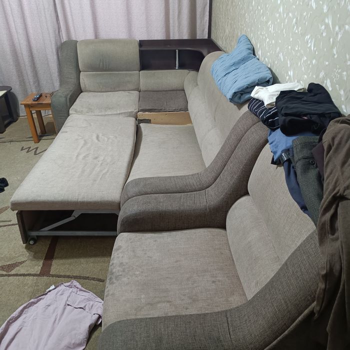 Диван вместе с креслом