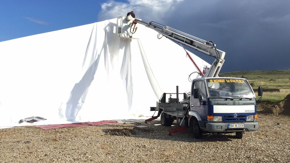 Inchiriez Nacela Nissan Platforma aeriana, lucru la înălțime, Toaletat