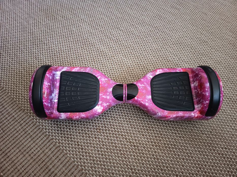 Hoverboard Q1 cu Bluetooth și lumini LED