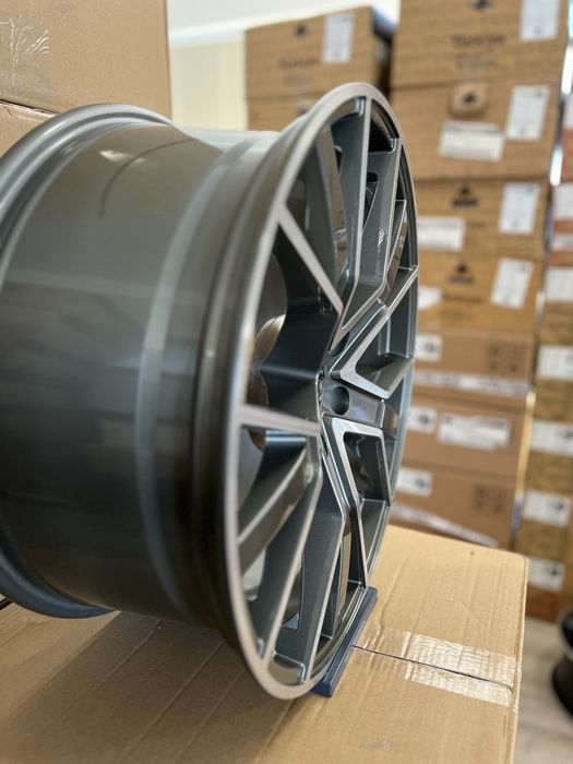 Jante Noi R19 sport pentru Audi A4 A5 A6 A7 A8 Q5 Q7