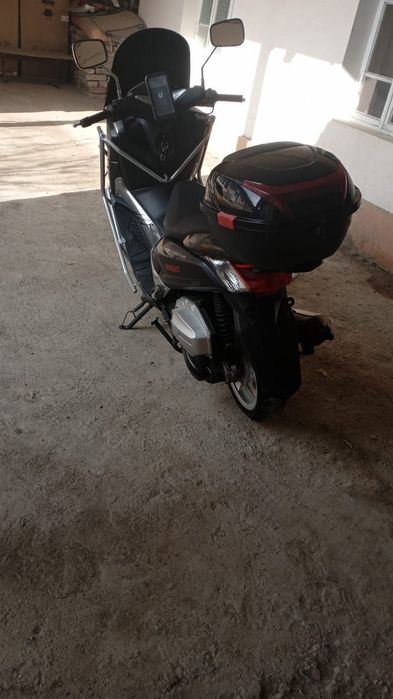 Скутер бензинда хорошего состояние выкупгаям берамиз