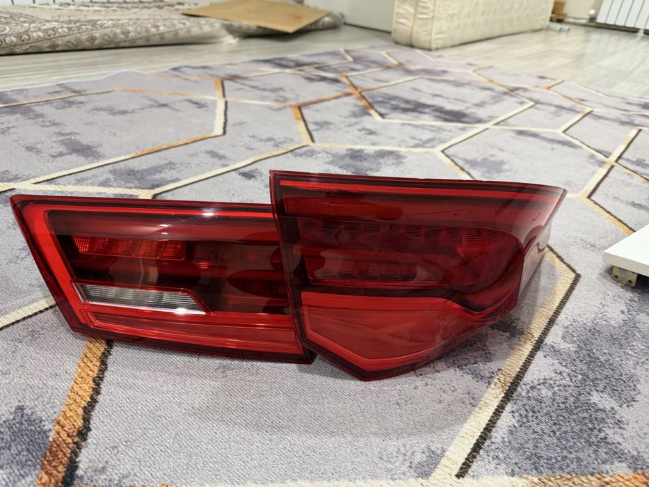 Фары в оригинале весь комплект продажа срочная!