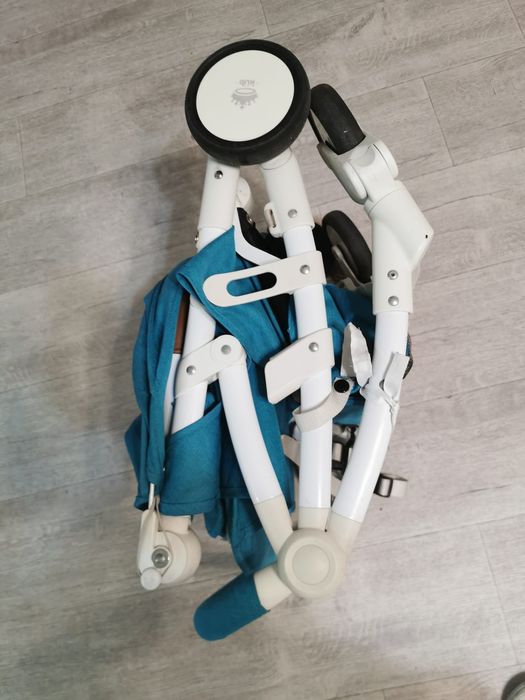 Коляска прогулочная kub