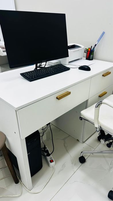 Стол новый не собранный в коробке