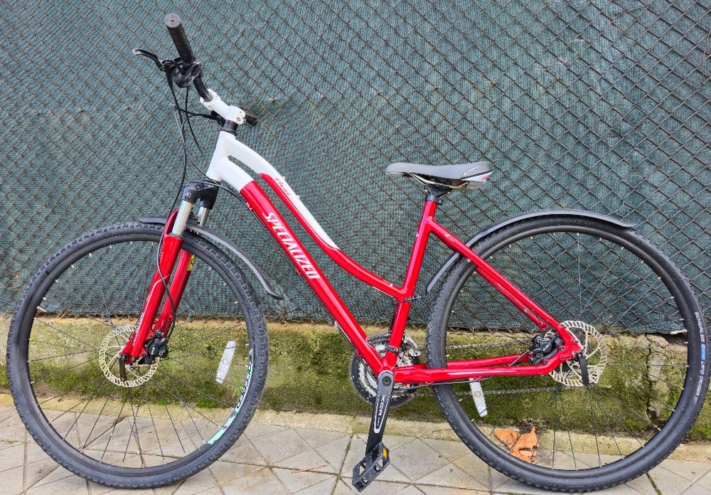 SPECIALIZED ariel Дамски 28 цола 3х8 скорости Обслужен Хидравлични дис