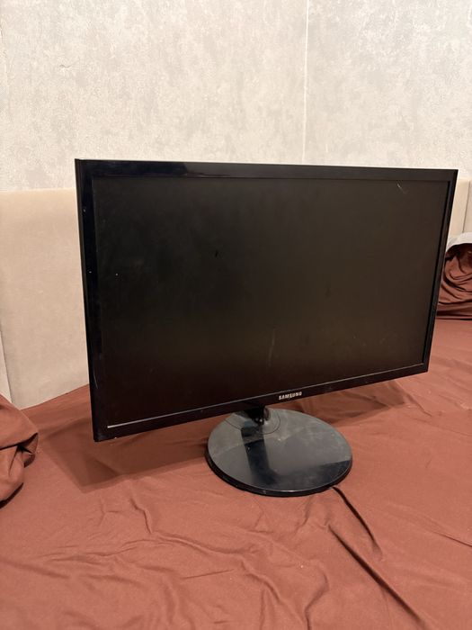 Монитор Samsung