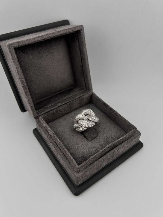 Кольцо-плетёнка с бриллиантами