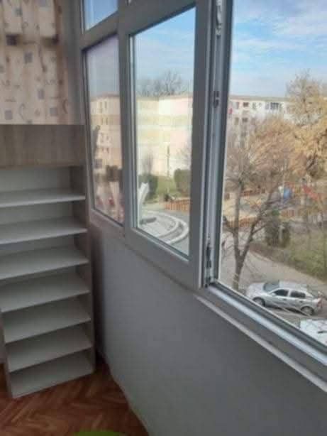 Închiriez apartament