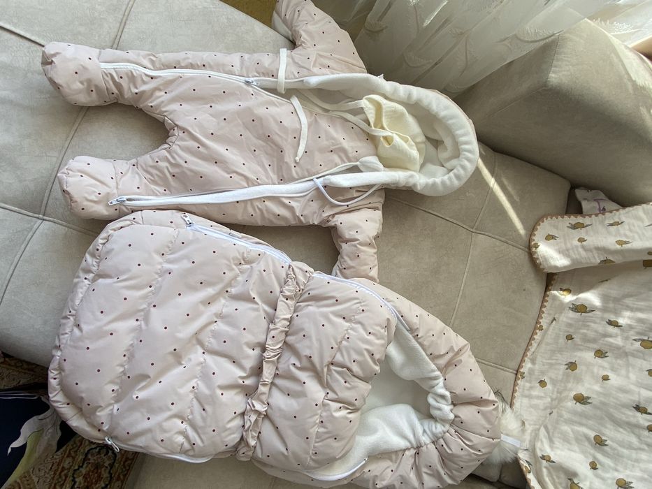 Продам конверт с комбинезоном с шапочкой