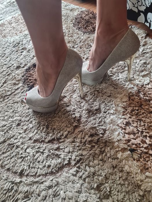 Se vând rochii ocazie