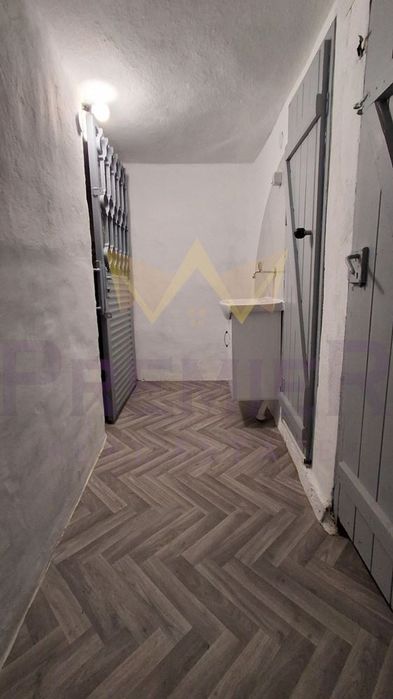 Дава се под наем Офис в Варна, Център - 20 кв.м за 350 € - Снимка #4