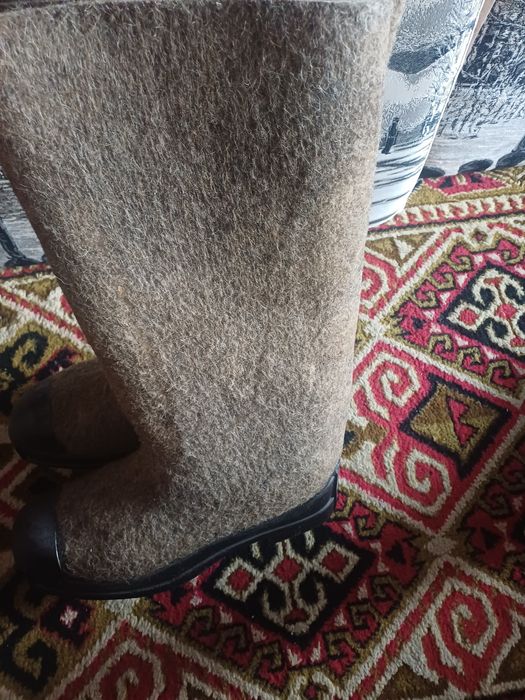 Продам валенки новые большой размер