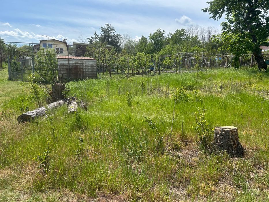 Дворно място на язовир Копринка