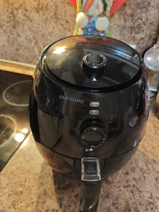 Продавам air fryer Bravissimo