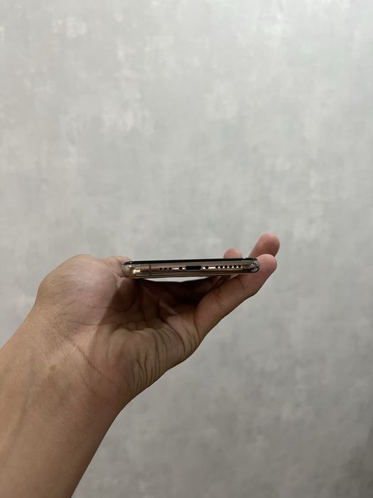 Продам iPhone XS 64 gigabyte