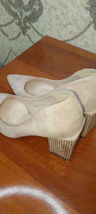 Ayol va qizlar uchun kastyum va Tufli xolati yaxshi