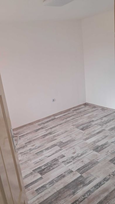 Къща с голям двор с.Ветрен