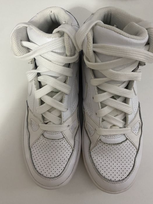 Adidasi nike, marimea 33.5