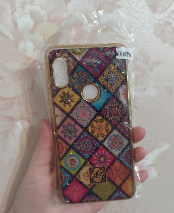 Чехол для редми ноут 6 про хорошем состоянии.