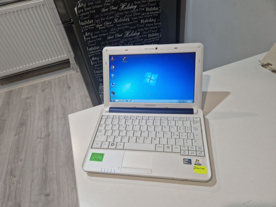 Mini laptop Samsung perfect funcțional