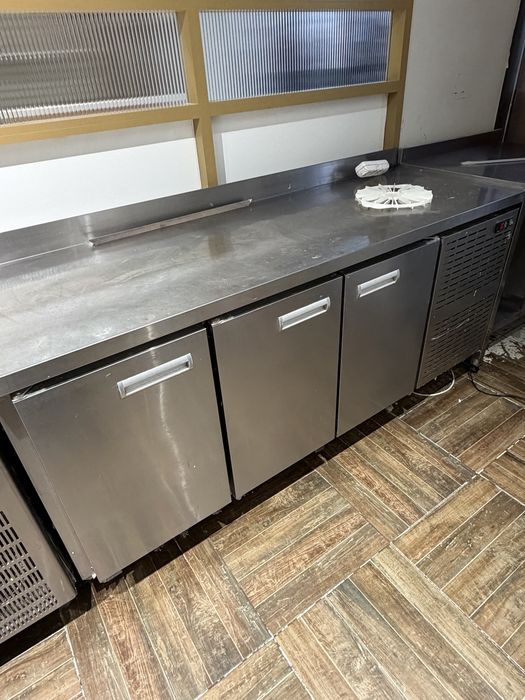 Холодильный стол