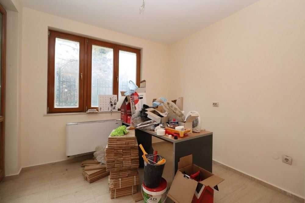 тристаен апартамент в Симеоново